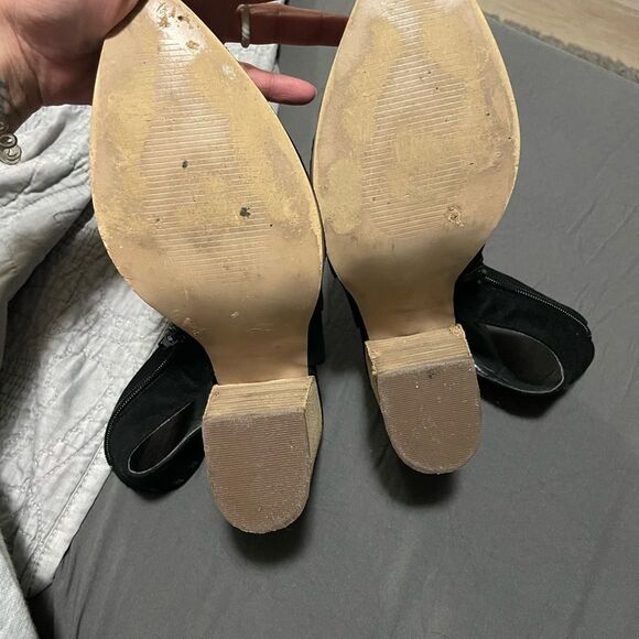 Cute pointed toe booties - Picture 6 of 6